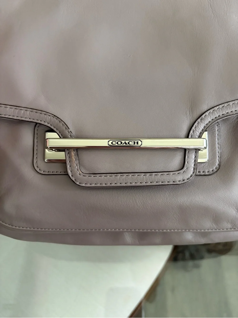 🩶🩶COACH TAYLOR DOVE GREY LEATHER FLAP SHOULDER BAG!🩶🩶